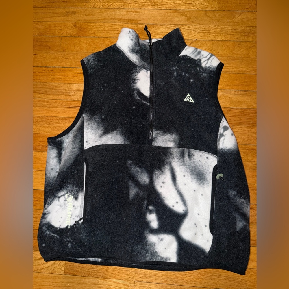 Nike ACG Black and White Fleece Vest